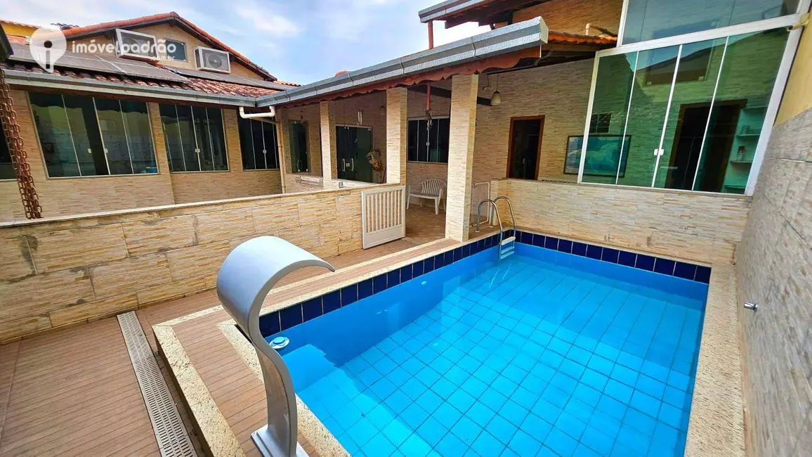 Foto 1 de Casa com 6 quartos à venda, 400m2 em Santo Elias, Mesquita - RJ