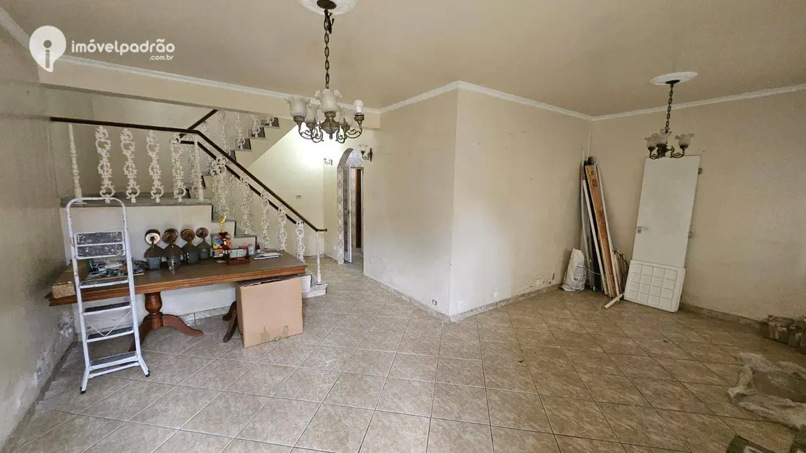 Casa com 4 quartos à venda e para alugar, 450m2 em Centro, Nilopolis - RJ - imagem 5 Foto 5 de Casa com 4 quartos à venda e para alugar, 450m2 em Centro, Nilopolis - RJ