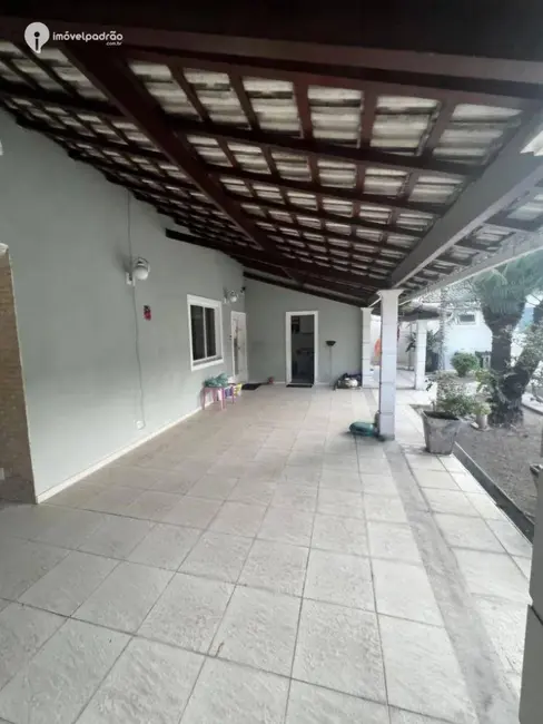 Casa com 5 quartos à venda, 340m2 em Nova Iguacu - RJ - imagem 4 Foto 4 de Casa com 5 quartos à venda, 340m2 em Nova Iguacu - RJ