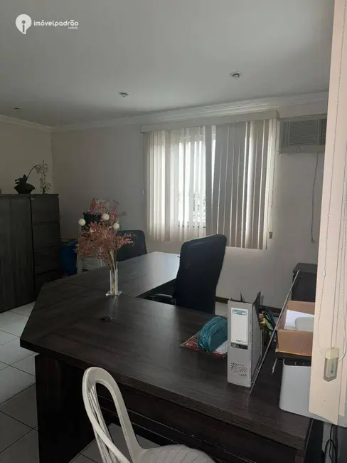Armazém / Galpão à venda, 360m2 em Vila São Luis, Nova Iguacu - RJ - imagem 3 Foto 3 de Armazém / Galpão à venda, 360m2 em Vila São Luis, Nova Iguacu - RJ