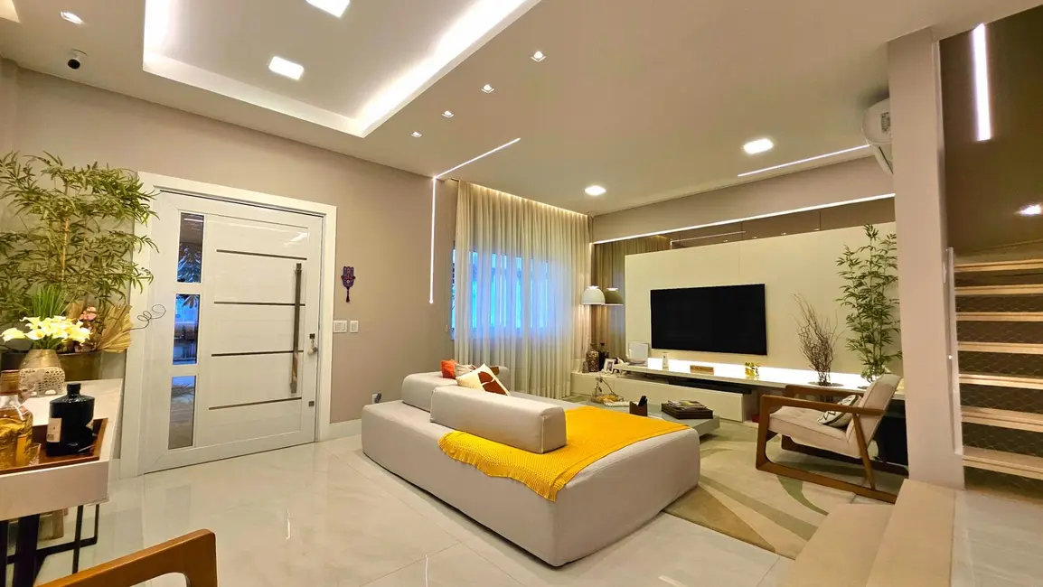 Foto 1 de Casa de Condomínio com 4 quartos à venda, 225m2 em Centro, Nova Iguacu - RJ