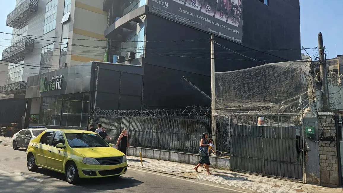 Foto 2 de Casa com 4 quartos para alugar, 441m2 em Centro, Nova Iguacu - RJ