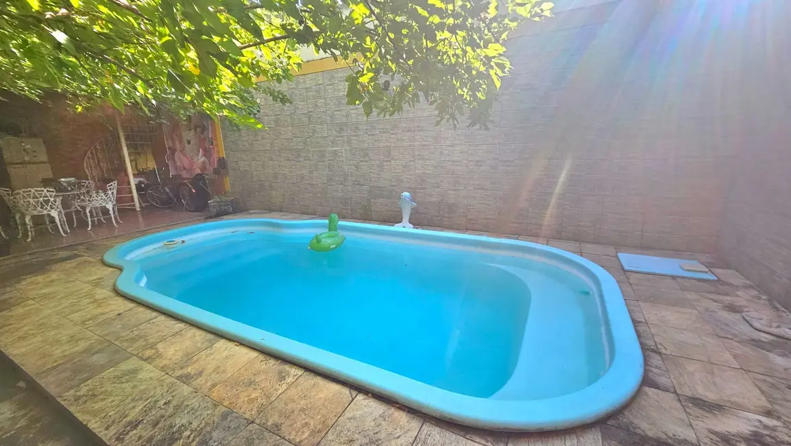 Casa com 4 quartos à venda, 360m2 em Andrade Araújo, Nova Iguacu - RJ - imagem 3 Foto 3 de Casa com 4 quartos à venda, 360m2 em Andrade Araújo, Nova Iguacu - RJ