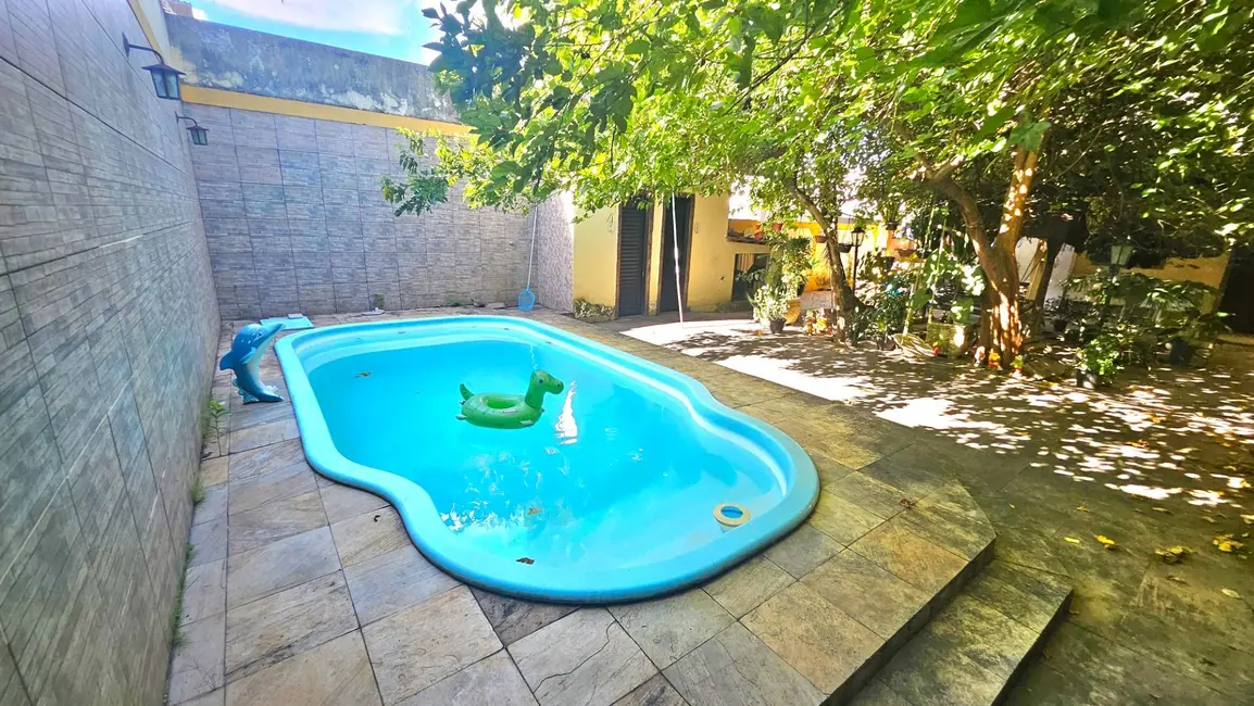 Casa com 4 quartos à venda, 360m2 em Andrade Araújo, Nova Iguacu - RJ - imagem 1 Foto 1 de Casa com 4 quartos à venda, 360m2 em Andrade Araújo, Nova Iguacu - RJ