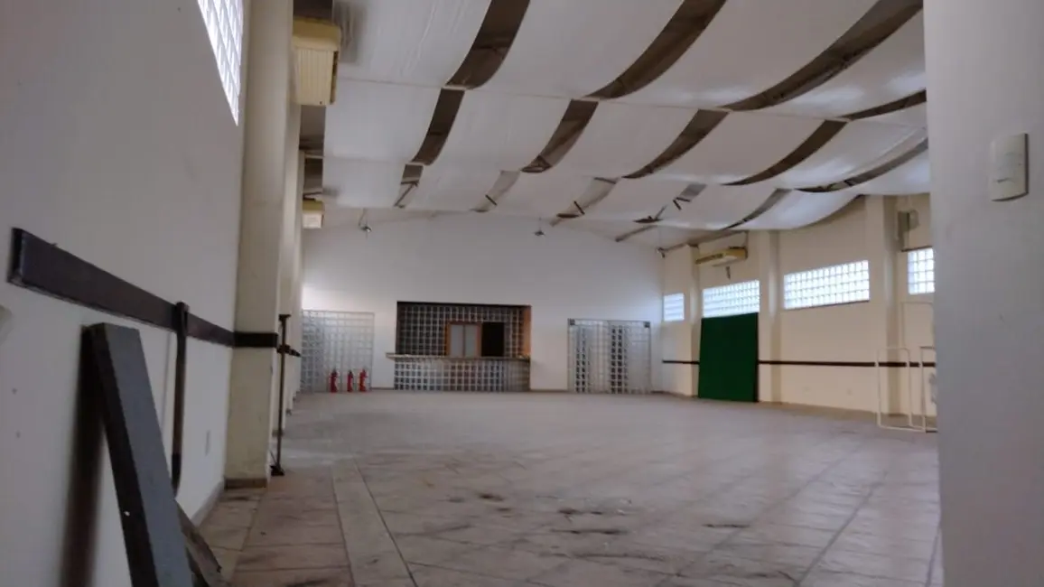 Sala Comercial à venda e para alugar, 450m2 em Califórnia, Nova Iguacu - RJ - imagem 3 Foto 3 de Sala Comercial à venda e para alugar, 450m2 em Califórnia, Nova Iguacu - RJ