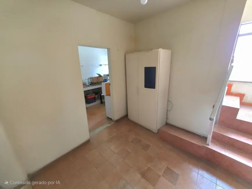 Foto 2 de Casa com 2 quartos para alugar, 120m2 em Califórnia, Nova Iguacu - RJ