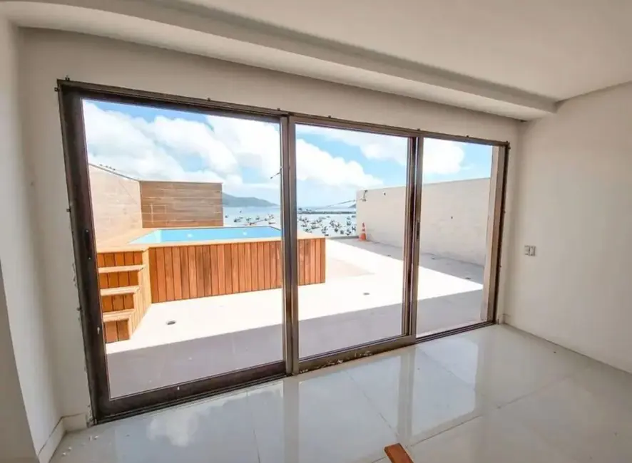 Foto 4 de Cobertura com 3 quartos à venda, 136m2 em Arraial Do Cabo - RJ