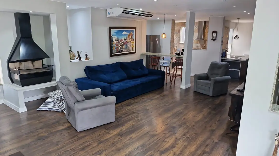 Casa de Condomínio com 5 quartos à venda, 686m2 em Paraíso, Nova Iguacu - RJ - imagem 3 Foto 3 de Casa de Condomínio com 5 quartos à venda, 686m2 em Paraíso, Nova Iguacu - RJ