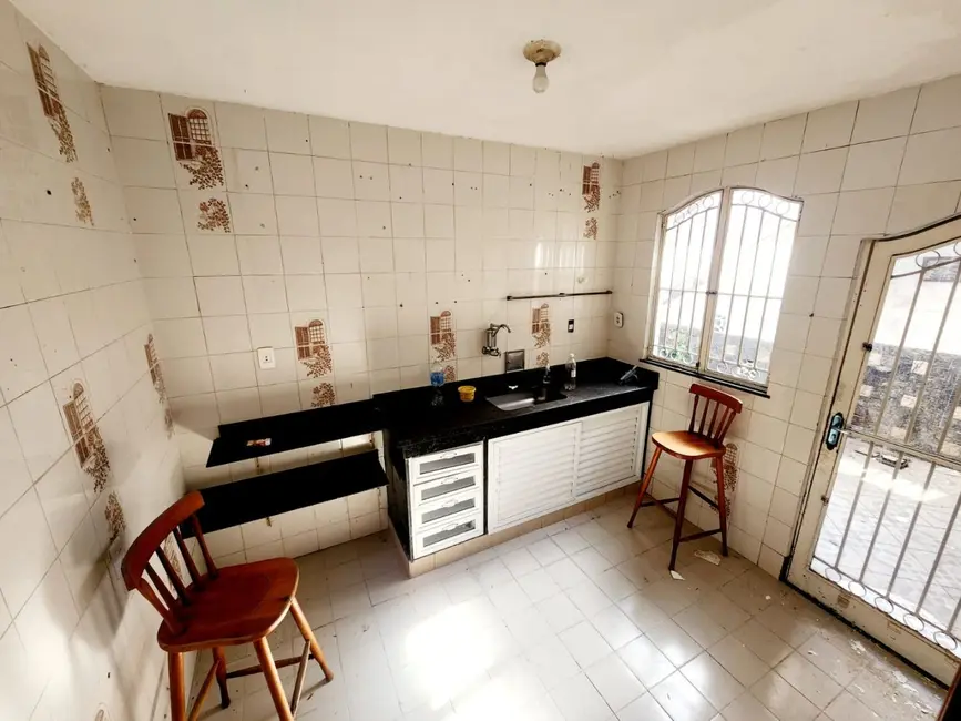 Casa com 3 quartos à venda e para alugar, 200m2 em Vila São Luis, Nova Iguacu - RJ - imagem 3 Foto 3 de Casa com 3 quartos à venda e para alugar, 200m2 em Vila São Luis, Nova Iguacu - RJ