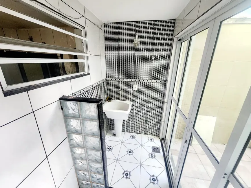 Casa com 3 quartos à venda, 120m2 em Centro, Nova Iguacu - RJ - imagem 8 Foto 8 de Casa com 3 quartos à venda, 120m2 em Centro, Nova Iguacu - RJ