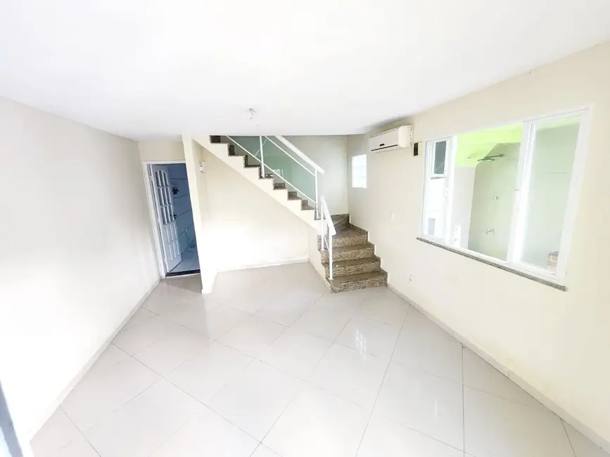 Casa com 3 quartos à venda, 120m2 em Centro, Nova Iguacu - RJ - imagem 3 Foto 3 de Casa com 3 quartos à venda, 120m2 em Centro, Nova Iguacu - RJ
