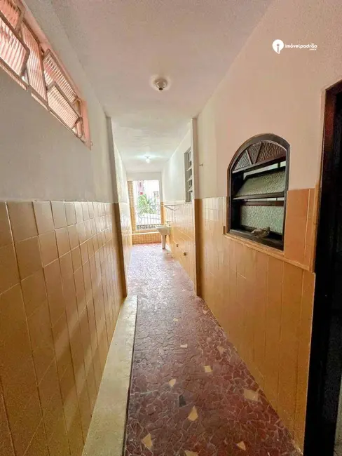 Casa com 3 quartos para alugar, 160m2 em Centro, Nova Iguacu - RJ - imagem 6 Foto 6 de Casa com 3 quartos para alugar, 160m2 em Centro, Nova Iguacu - RJ