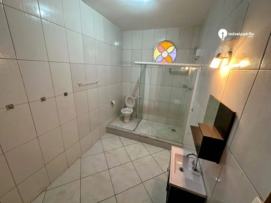 Casa com 3 quartos para alugar, 160m2 em Centro, Nova Iguacu - RJ - imagem 3 Foto 3 de Casa com 3 quartos para alugar, 160m2 em Centro, Nova Iguacu - RJ