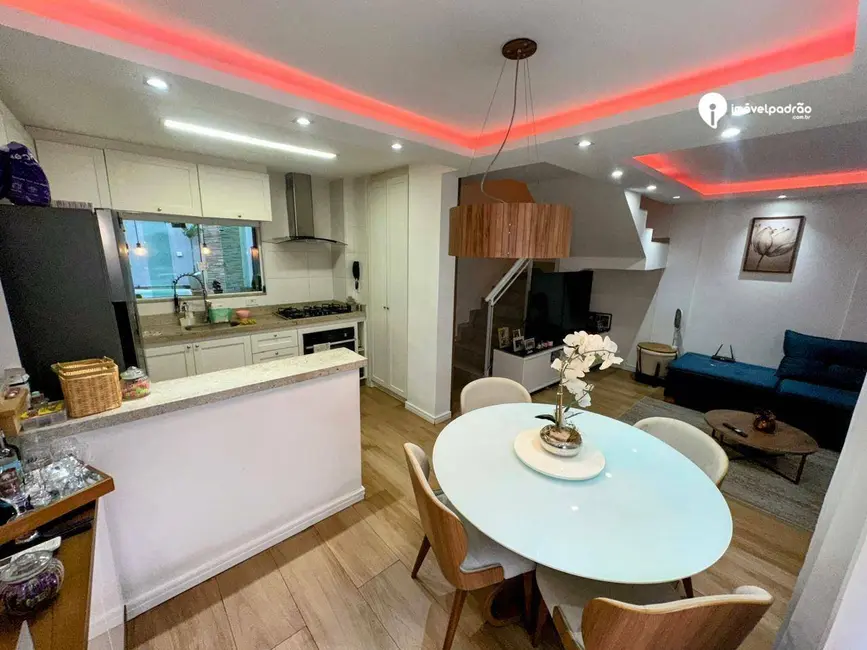 Casa com 3 quartos à venda, 300m2 em Nova Iguacu - RJ - imagem 8 Foto 8 de Casa com 3 quartos à venda, 300m2 em Nova Iguacu - RJ