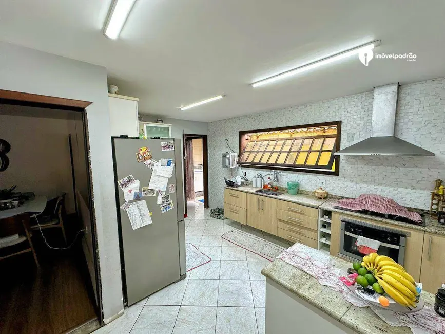 Foto 7 de Casa com 3 quartos para alugar, 180m2 em Nova Iguacu - RJ