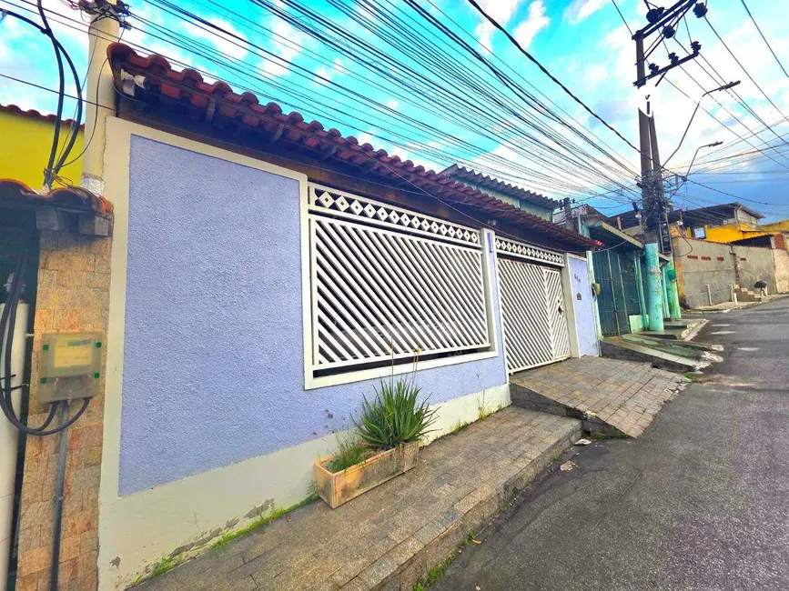 Foto 2 de Casa com 3 quartos para alugar, 360m2 em Califórnia, Nova Iguacu - RJ