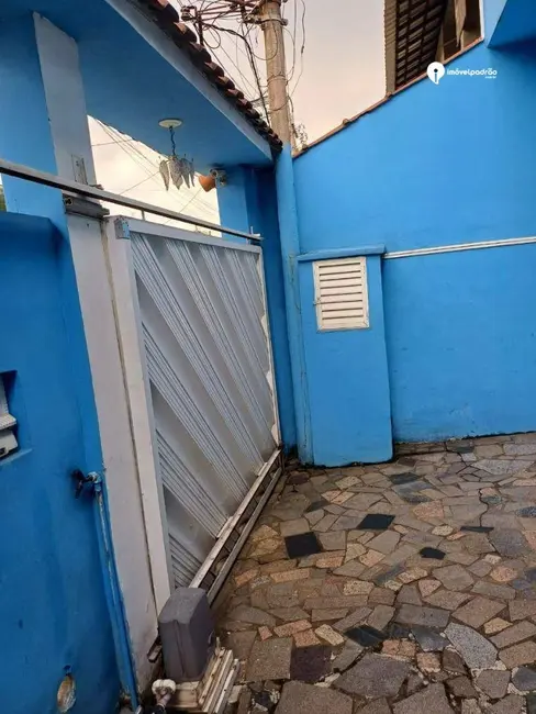 Casa com 5 quartos à venda, 1432m2 em Dom Rodrigo, Nova Iguacu - RJ - imagem 8 Foto 8 de Casa com 5 quartos à venda, 1432m2 em Dom Rodrigo, Nova Iguacu - RJ
