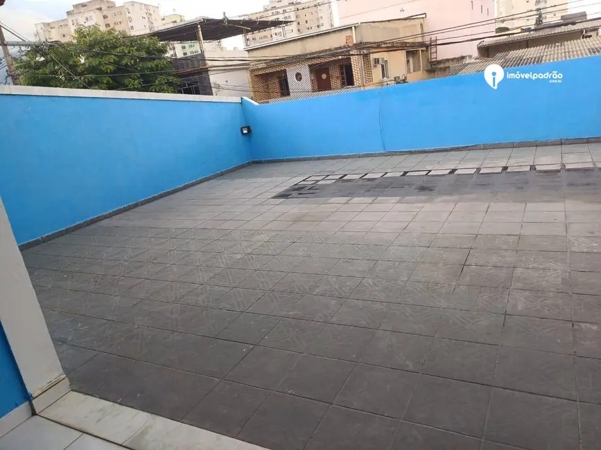 Casa com 5 quartos à venda, 1432m2 em Dom Rodrigo, Nova Iguacu - RJ - imagem 2 Foto 2 de Casa com 5 quartos à venda, 1432m2 em Dom Rodrigo, Nova Iguacu - RJ