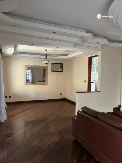 Casa com 6 quartos à venda, 600m2 em Cabral, Nilopolis - RJ - imagem 8 Foto 8 de Casa com 6 quartos à venda, 600m2 em Cabral, Nilopolis - RJ