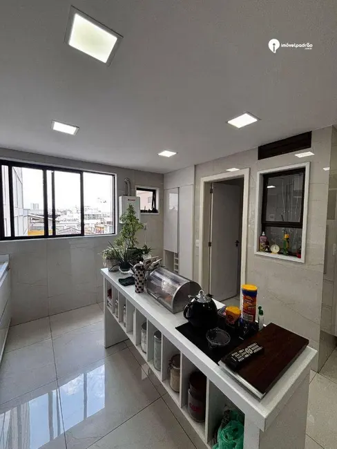 Apartamento com 3 quartos para alugar, 187m2 em Centro, Nova Iguacu - RJ - imagem 2 Foto 2 de Apartamento com 3 quartos para alugar, 187m2 em Centro, Nova Iguacu - RJ