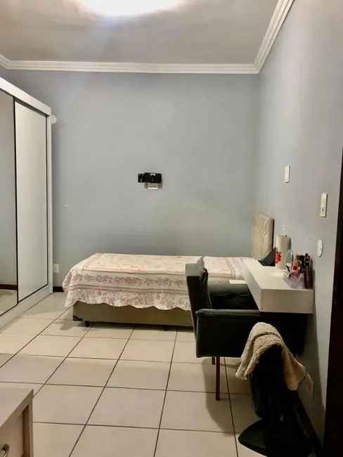 Foto 7 de Casa com 3 quartos à venda, 300m2 em Caonze, Nova Iguacu - RJ