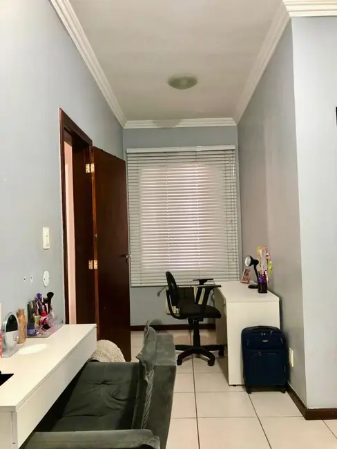 Foto 3 de Casa com 3 quartos à venda, 300m2 em Caonze, Nova Iguacu - RJ