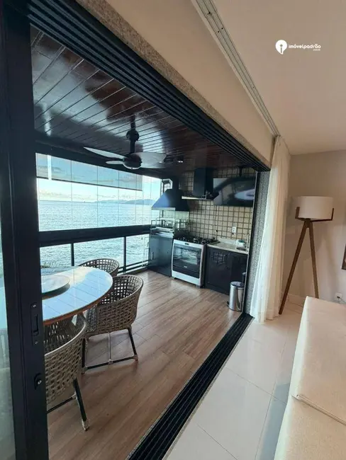 Foto 9 de Apartamento com 4 quartos à venda, 211m2 em Mangaratiba - RJ