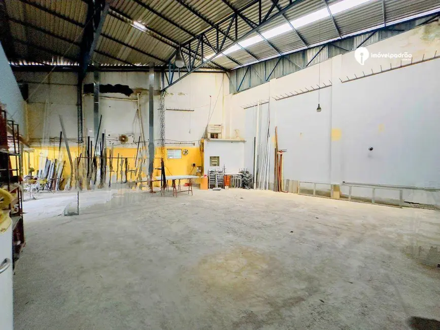 Armazém / Galpão para alugar, 370m2 em Moquetá, Nova Iguacu - RJ - imagem 3 Foto 3 de Armazém / Galpão para alugar, 370m2 em Moquetá, Nova Iguacu - RJ
