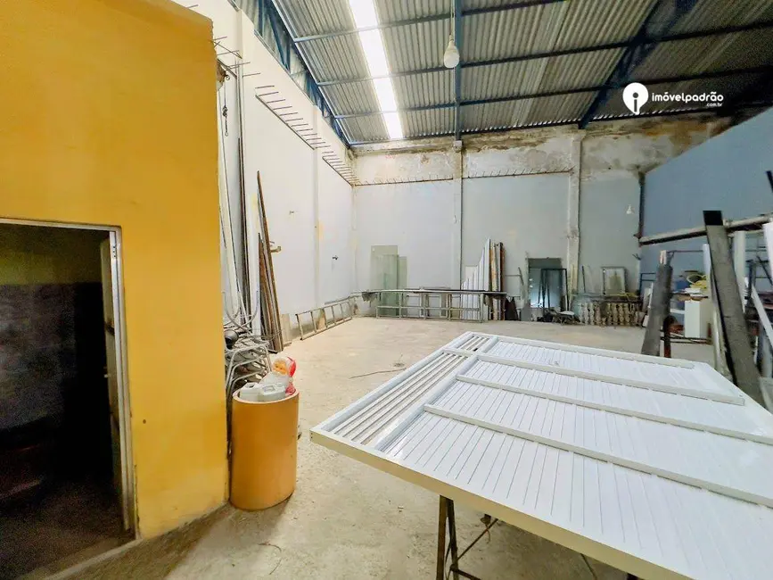 Armazém / Galpão para alugar, 370m2 em Moquetá, Nova Iguacu - RJ - imagem 2 Foto 2 de Armazém / Galpão para alugar, 370m2 em Moquetá, Nova Iguacu - RJ