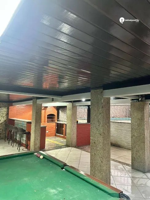 Casa com 5 quartos para alugar, 500m2 em Centro, Nova Iguacu - RJ - imagem 4 Foto 4 de Casa com 5 quartos para alugar, 500m2 em Centro, Nova Iguacu - RJ