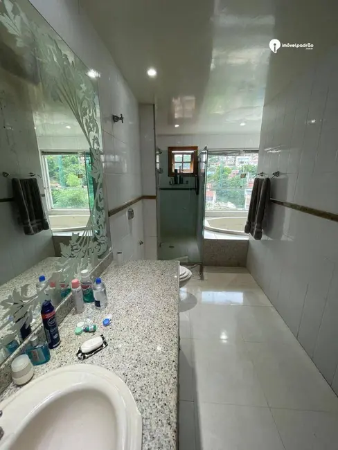 Casa com 5 quartos para alugar, 500m2 em Centro, Nova Iguacu - RJ - imagem 7 Foto 7 de Casa com 5 quartos para alugar, 500m2 em Centro, Nova Iguacu - RJ