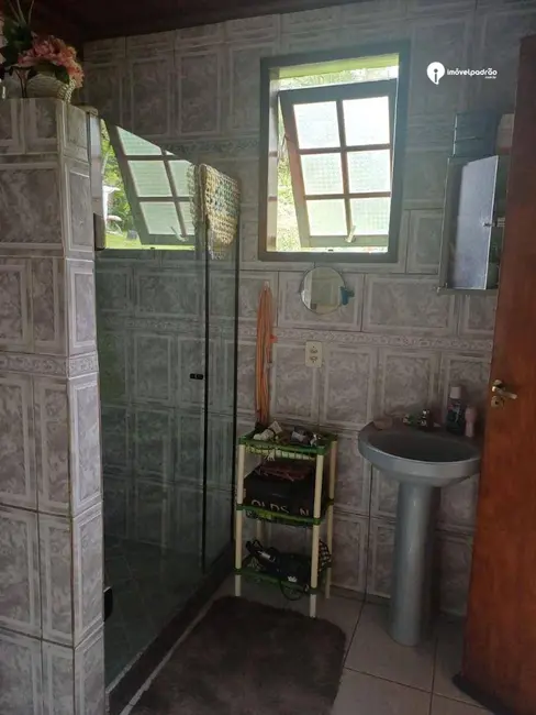 Casa com 2 quartos à venda, 280m2 em Lagoinha, Nova Iguacu - RJ - imagem 3 Foto 3 de Casa com 2 quartos à venda, 280m2 em Lagoinha, Nova Iguacu - RJ