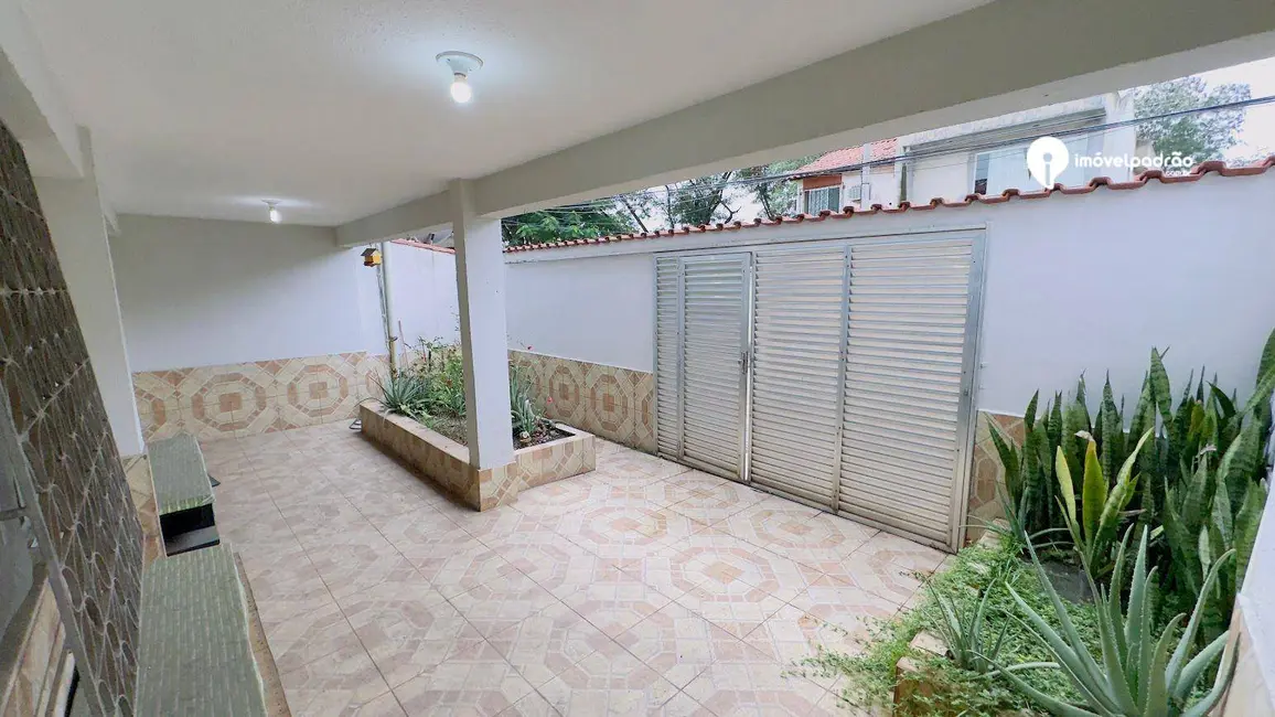 Casa de Condomínio com 3 quartos para alugar, 160m2 em Nova Iguacu - RJ - imagem 5 Foto 5 de Casa de Condomínio com 3 quartos para alugar, 160m2 em Nova Iguacu - RJ