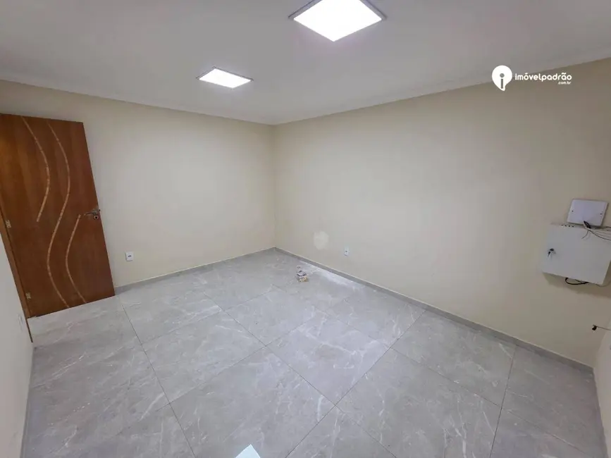 Foto 9 de Casa com 2 quartos para alugar, 180m2 em Jardim Palmares, Nova Iguacu - RJ