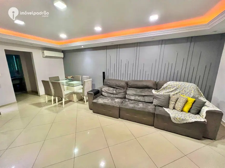Casa com 3 quartos à venda, 300m2 em Moquetá, Nova Iguacu - RJ - imagem 2 Foto 2 de Casa com 3 quartos à venda, 300m2 em Moquetá, Nova Iguacu - RJ