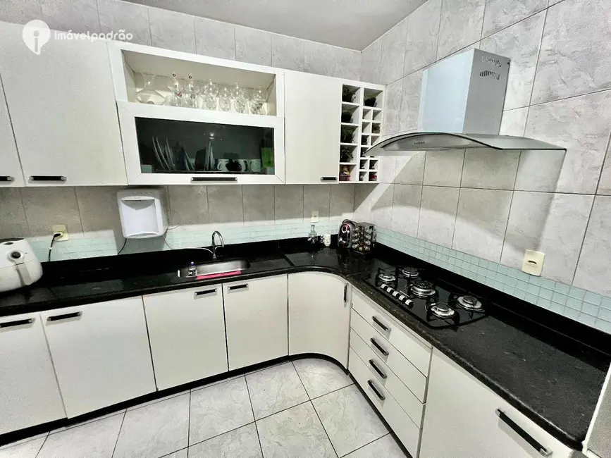Casa com 3 quartos à venda, 300m2 em Moquetá, Nova Iguacu - RJ - imagem 6 Foto 6 de Casa com 3 quartos à venda, 300m2 em Moquetá, Nova Iguacu - RJ