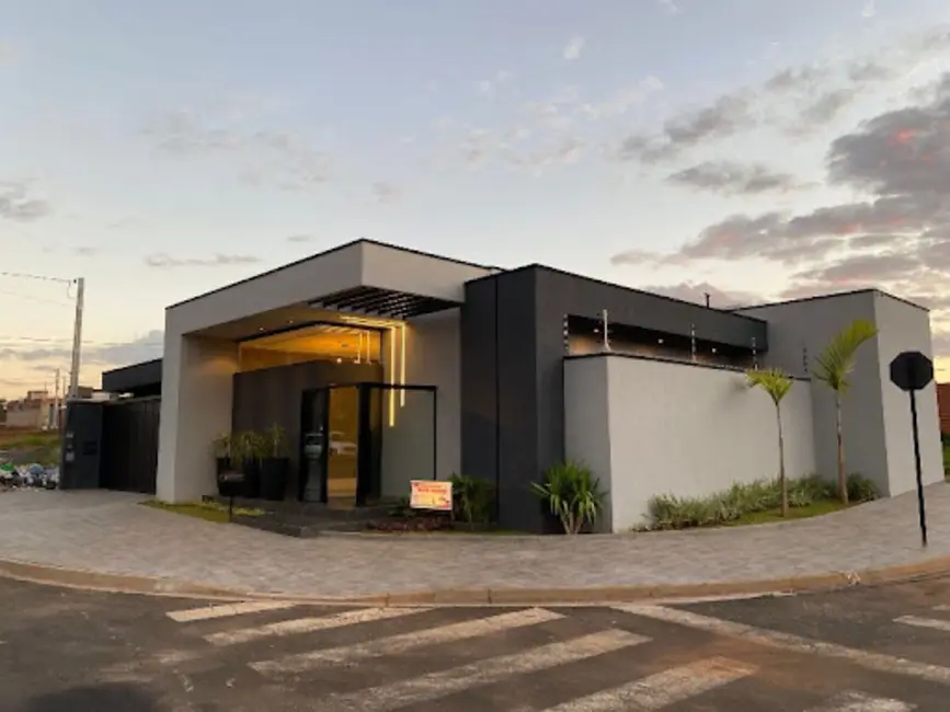 Foto 1 de Casa com 3 quartos à venda, 260m2 em Votuporanga - SP