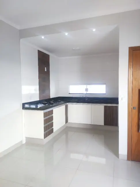 Foto 8 de Casa com 2 quartos à venda, 138m2 em Parque Residencial do Lago, Votuporanga - SP