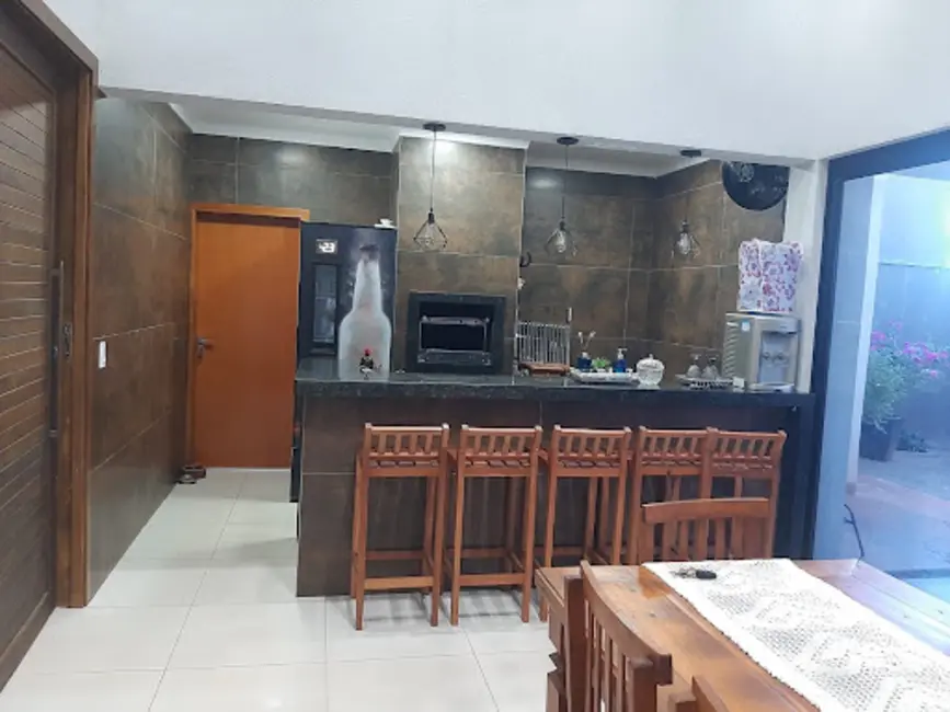 Foto 2 de Casa com 3 quartos à venda, 200m2 em Jardim Residencial Vilar, Votuporanga - SP