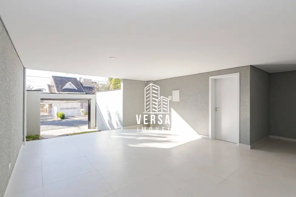 Sobrado com 3 quartos à venda, 165m2 em São Lourenço, Curitiba - PR - imagem 6 Foto 6 de Sobrado com 3 quartos à venda, 165m2 em São Lourenço, Curitiba - PR