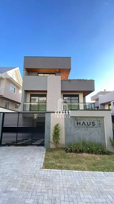 Foto 3 de Sobrado com 3 quartos à venda, 256m2 em Campina do Siqueira, Curitiba - PR