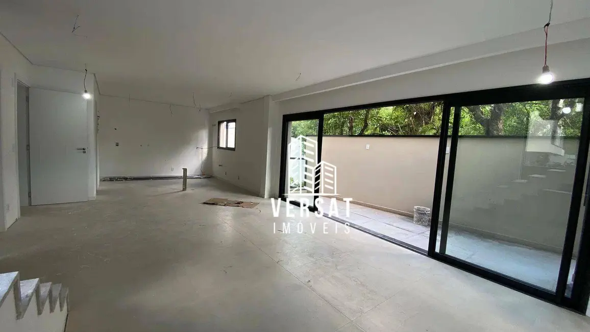 Foto 8 de Sobrado com 3 quartos à venda, 256m2 em Campina do Siqueira, Curitiba - PR