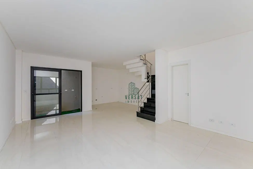Foto 2 de Sobrado com 3 quartos à venda, 162m2 em Água Verde, Curitiba - PR