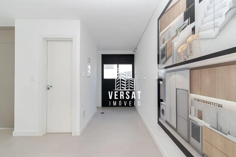 Sobrado com 3 quartos à venda, 130m2 em São Lourenço, Curitiba - PR - imagem 9 Foto 9 de Sobrado com 3 quartos à venda, 130m2 em São Lourenço, Curitiba - PR