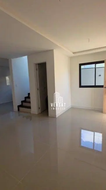 Sobrado com 3 quartos à venda, 157m2 em Portão, Curitiba - PR - imagem 3 Foto 3 de Sobrado com 3 quartos à venda, 157m2 em Portão, Curitiba - PR