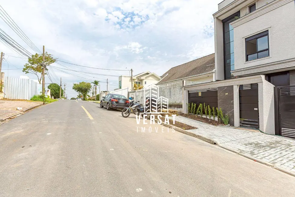 Foto 2 de Sobrado com 3 quartos à venda, 241m2 em Uberaba, Curitiba - PR