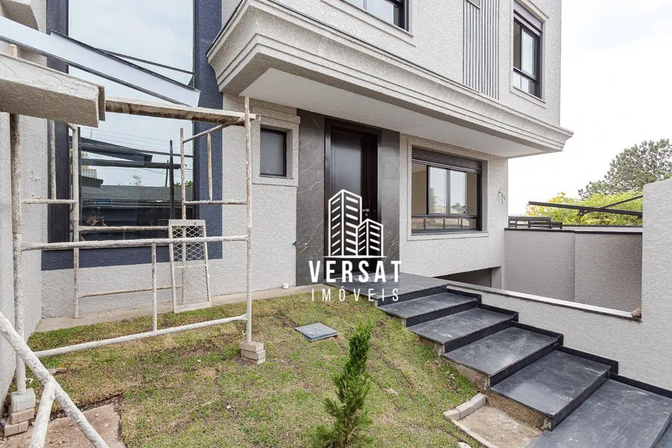 Foto 3 de Sobrado com 3 quartos à venda, 241m2 em Uberaba, Curitiba - PR