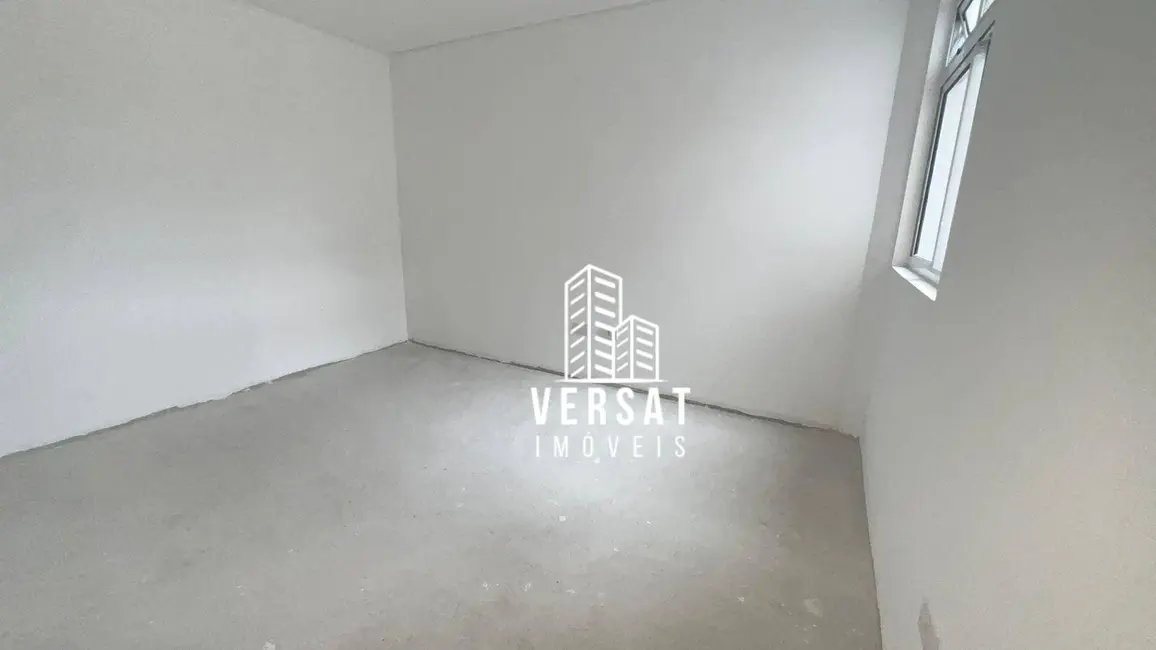 Sobrado com 3 quartos à venda, 120m2 em Xaxim, Curitiba - PR - imagem 9 Foto 9 de Sobrado com 3 quartos à venda, 120m2 em Xaxim, Curitiba - PR