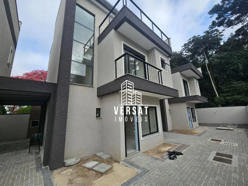 Sobrado com 3 quartos à venda, 135m2 em Uberaba, Curitiba - PR - imagem 1 Foto 1 de Sobrado com 3 quartos à venda, 135m2 em Uberaba, Curitiba - PR