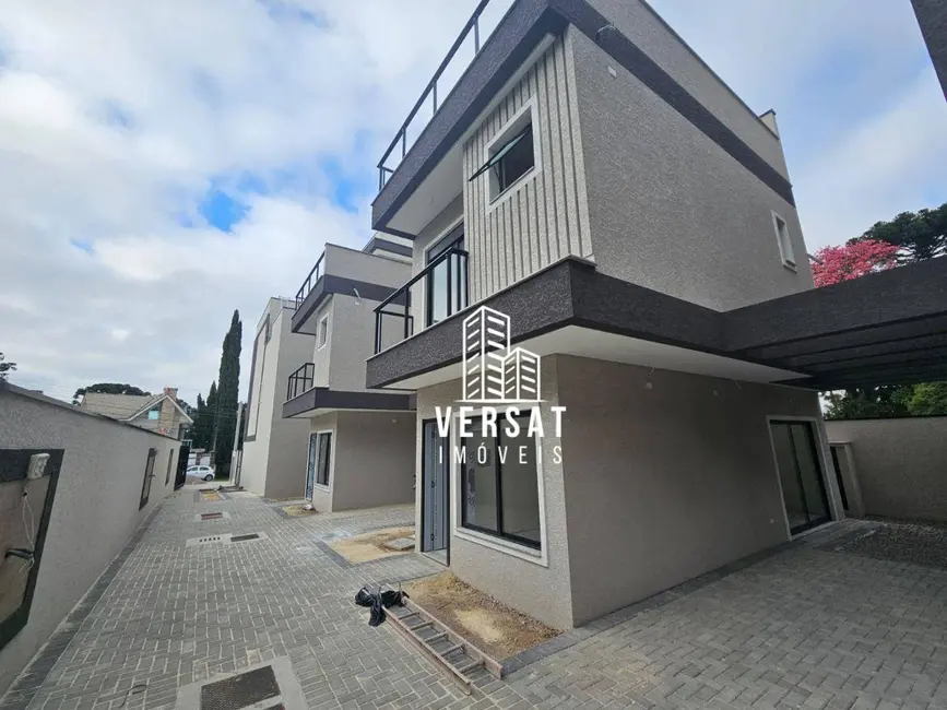 Sobrado com 3 quartos à venda, 135m2 em Uberaba, Curitiba - PR - imagem 2 Foto 2 de Sobrado com 3 quartos à venda, 135m2 em Uberaba, Curitiba - PR